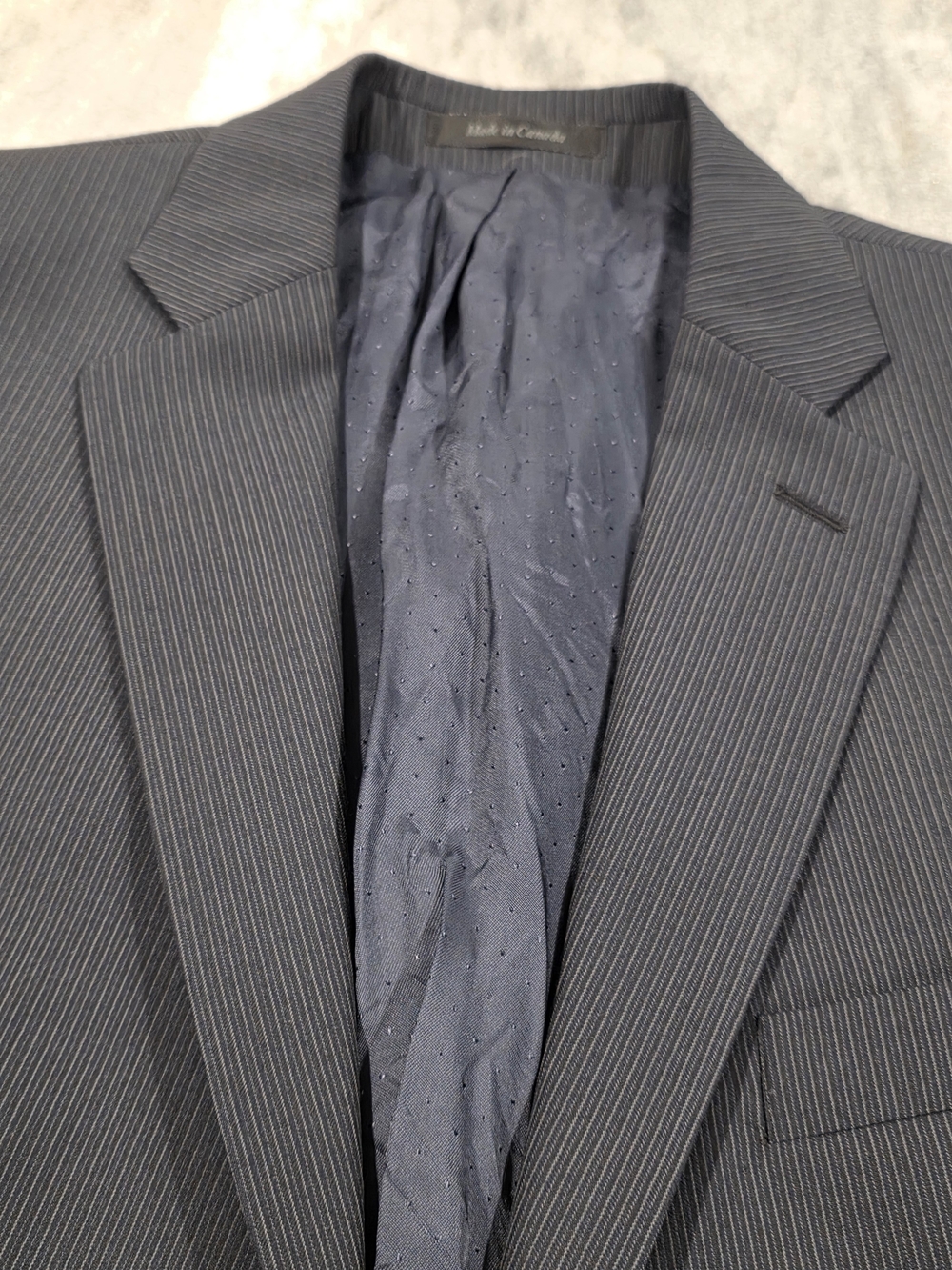 42R Men's Calvin Klein Microstripe Blazer Black 100% Wool Modern Sport Coat
